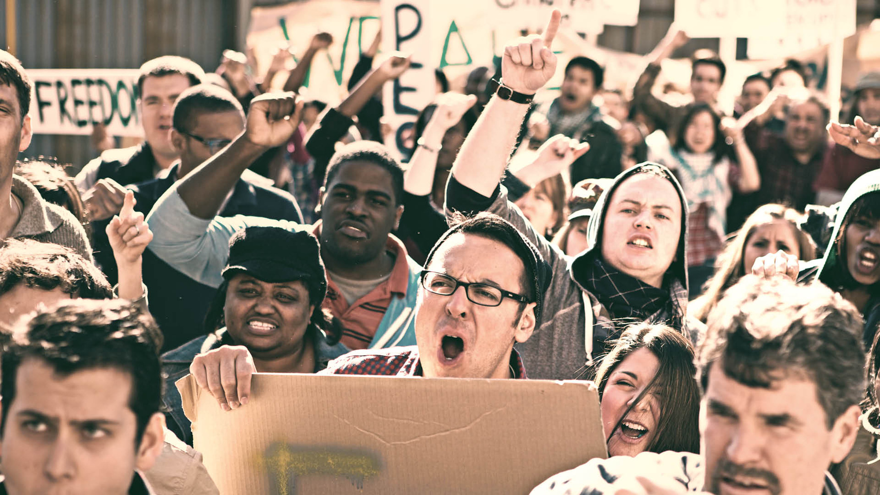 Mga tao na nagpoprotesta